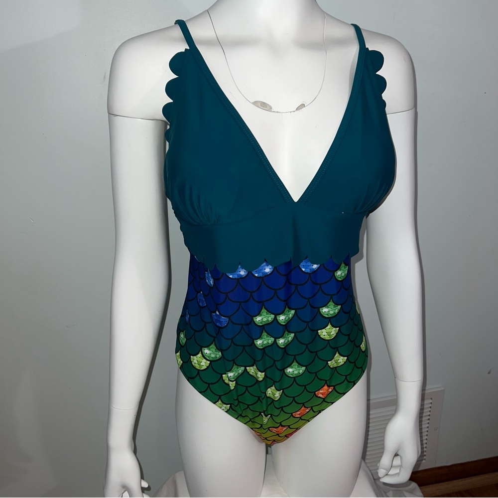 Rosegal Blue and Green One Piece Swimsuit with V-Neck - Picture 3 of 12